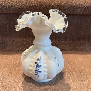 FENTON GLASS ELIZABETH SILVER CREST BEADED MELON VASE 6 1/2"